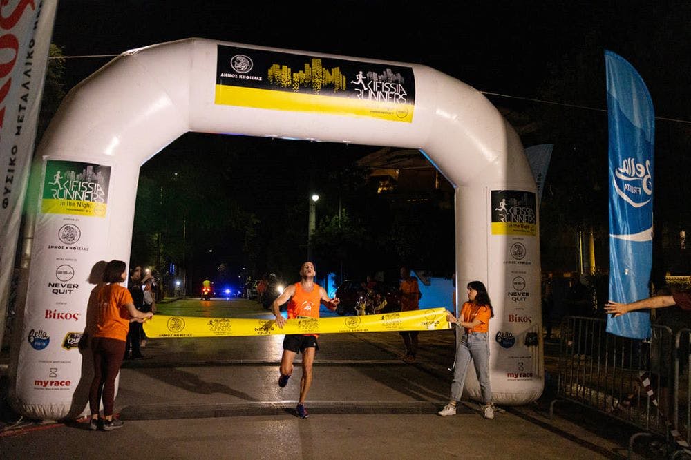 2ο Kifissia Runners in the Night: Εκατοντάδες δρομείς έκαναν τη νύχτα μέρα στην Κηφισιά runbeat.gr 